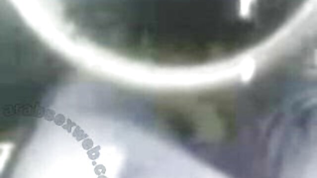 పెద్ద బూబ్డ్ తల్లి మిషనరీ పొజిషన్‌లో వ్రేలాడదీయబడింది సెక్స్ వీడియో తెలుగు కావాలి